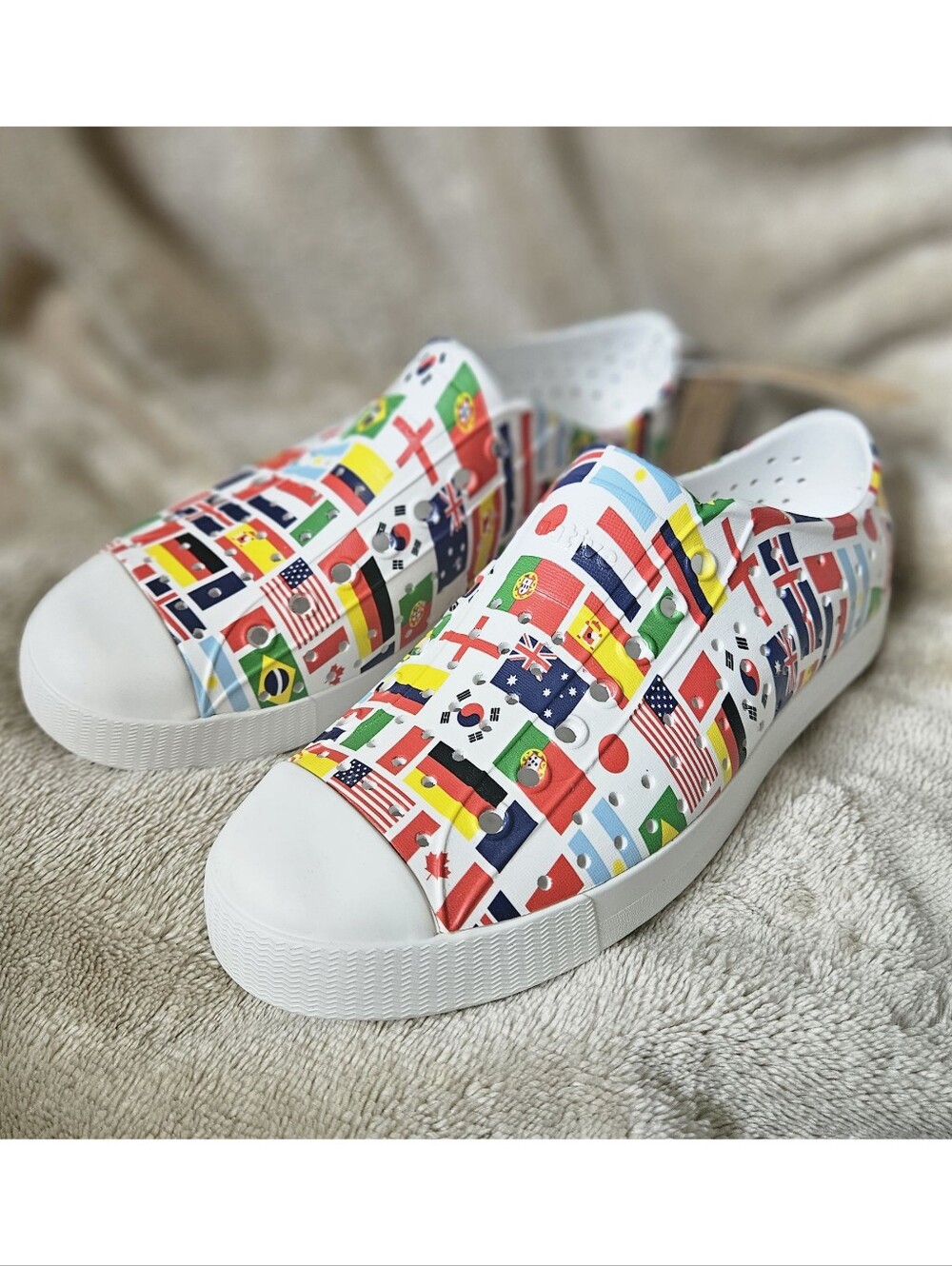 Native Shoes Jefferson Printed Flags Slip On Sneakers Men's 6 Women's 8 - NIB
